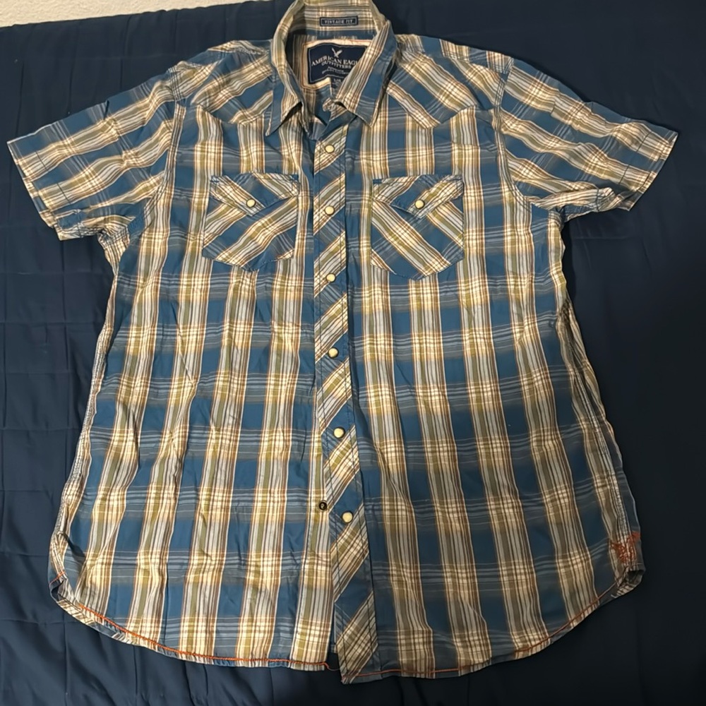 Men’s American Eagle button down short sleeve